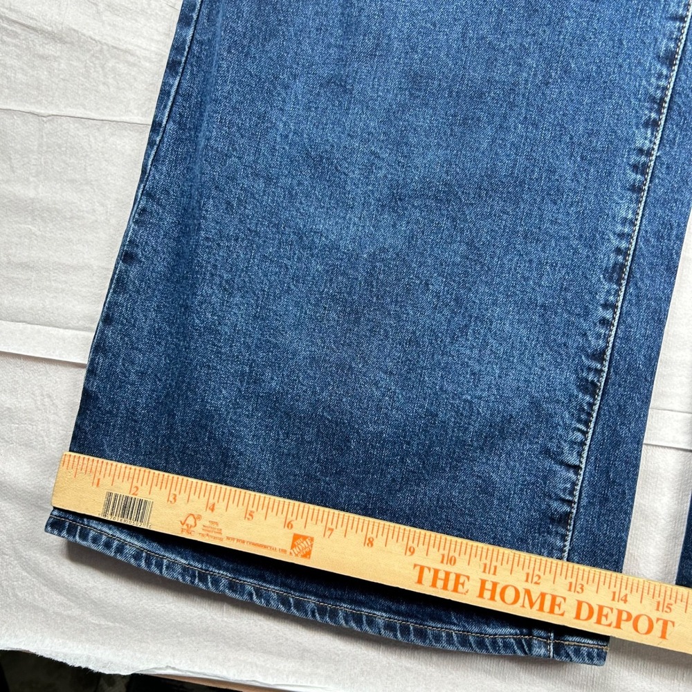 Wide Leg Blue Women's Jeans - Classic High-Rise Style - Picture 12 of 14